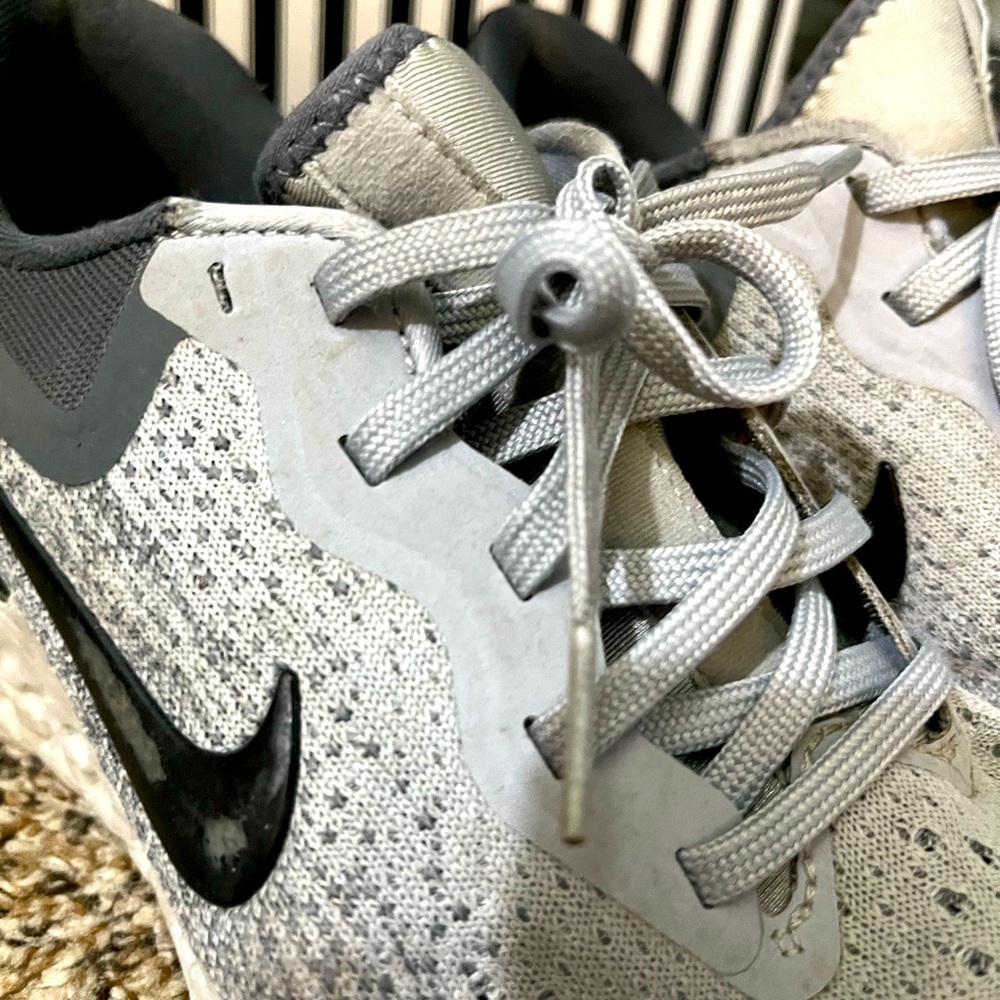 Nike Odyssey React Women’s Running Shoes – Size 8.5
